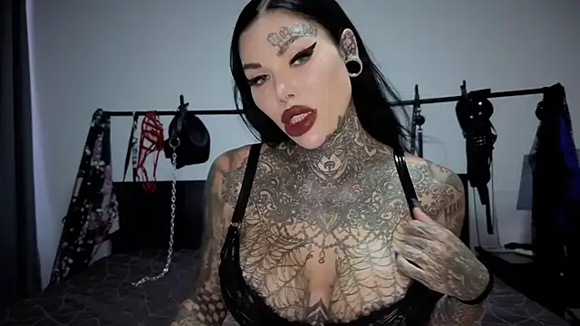 claudiacvc95 online show from February 20, 5:37 am