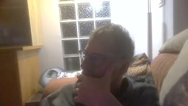 Snapshot of ptitcanard60600 chatting on November 23, 11:37 pm ptitcanard60600 online show from November 23, 11:37 pm