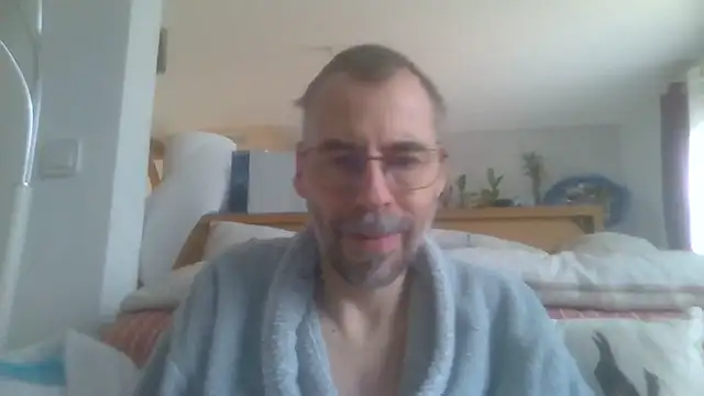 Snapshot of ptitcanard60600 chatting on December 5, 1:52 pm ptitcanard60600 online show from December 5, 1:52 pm