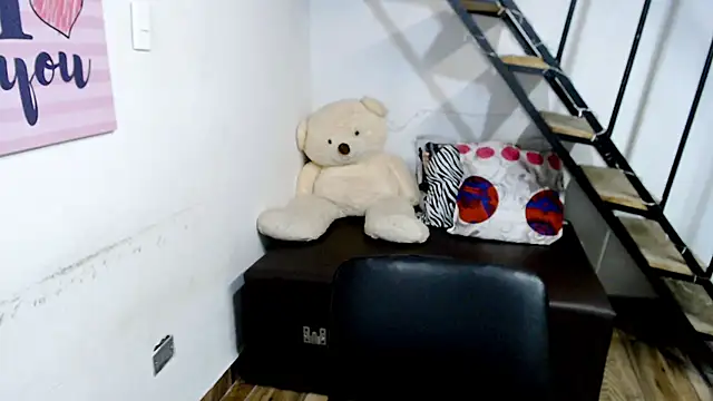 samantha baby  online show from January 17, 7:27 pm