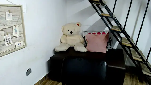 samantha baby  online show from March 22, 6:03 pm