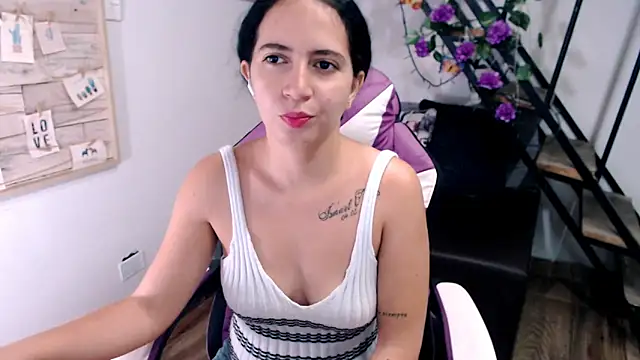 samantha baby  online show from March 20, 6:35 pm