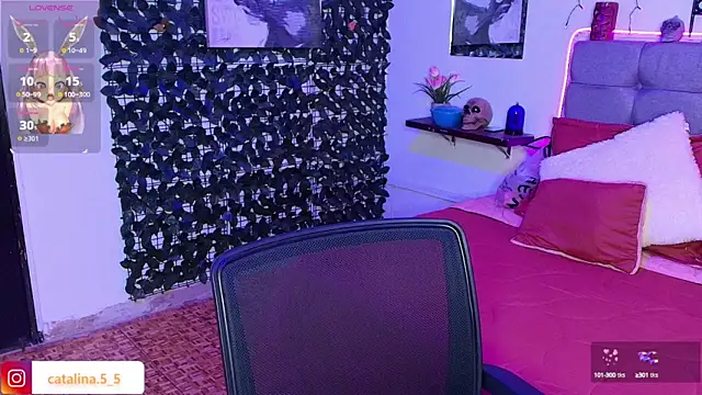 Snapshot of Kata_Bigboobs chatting on October 18, 7:14 pm Kata Bigboobs online show from October 18, 7:14 pm