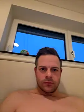 Snapshot of Danii0790 chatting on December 3, 3:43 pm Danii0790 online show from December 3, 3:43 pm