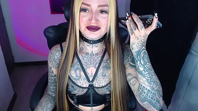 Snapshot of Anaii_Gomez chatting on December 9, 7:18 pm Anaii Gomez online show from December 9, 7:18 pm