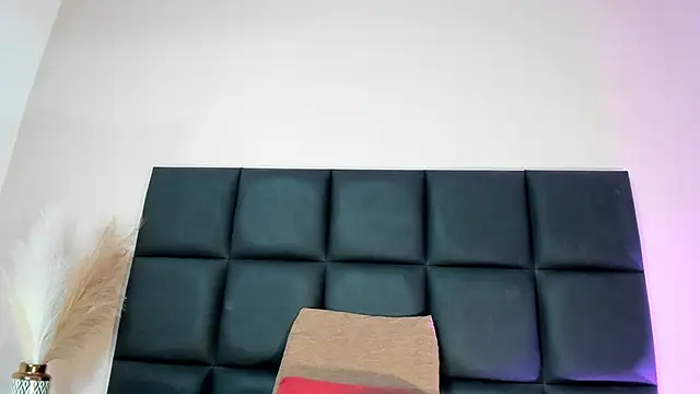 Snapshot of NoraDasilva chatting on November 14, 12:42 am NoraDasilva online show from November 14, 12:42 am