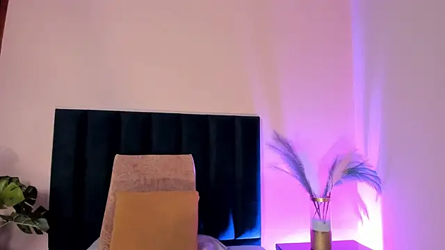 Snapshot of NoraDasilva chatting on November 14, 11:46 pm NoraDasilva online show from November 14, 11:46 pm