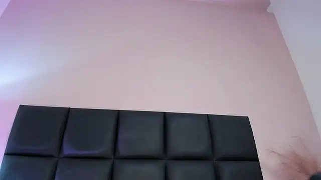 NoraDasilva online show from April 11, 11:20 pm