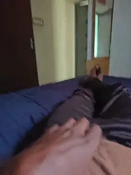 Snapshot of Newyork-couple chatting on November 10, 8:24 am Newyork-couple online show from November 10, 8:24 am