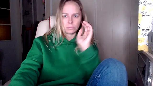 Snapshot of las_sweet chatting on October 24, 7:05 am las sweet online show from October 24, 7:05 am