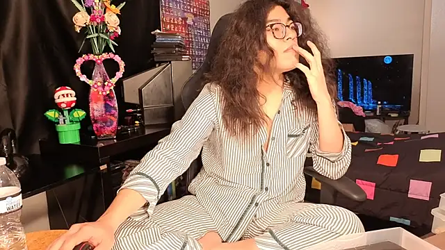 Snapshot of ShinyCherub chatting on February 14, 11:42 am ShinyCherub online show from February 14, 11:42 am