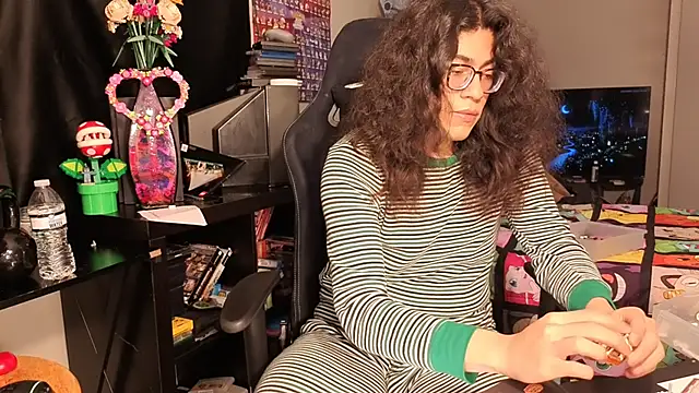 Snapshot of ShinyCherub chatting on February 17, 8:30 am ShinyCherub online show from February 17, 8:30 am