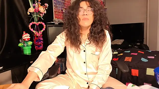 Snapshot of ShinyCherub chatting on March 2, 12:31 am ShinyCherub online show from March 2, 12:31 am