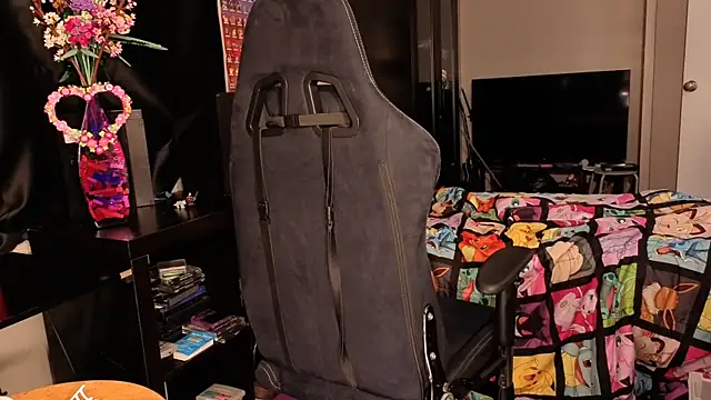 Snapshot of ShinyCherub chatting on March 19, 11:06 am ShinyCherub online show from March 19, 11:06 am