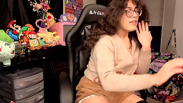 Snapshot of ShinyCherub chatting on November 3, 2:24 am ShinyCherub online show from November 3, 2:24 am