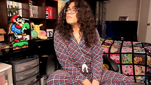 Snapshot of ShinyCherub chatting on November 12, 1:28 am ShinyCherub online show from November 12, 1:28 am