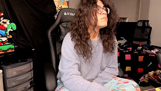 Snapshot of ShinyCherub chatting on November 13, 2:32 am ShinyCherub online show from November 13, 2:32 am