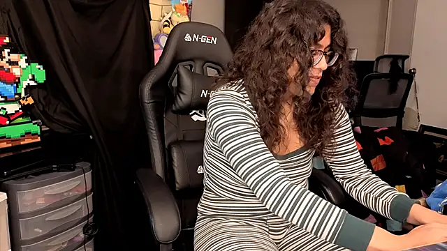 Snapshot of ShinyCherub chatting on November 13, 3:55 pm ShinyCherub online show from November 13, 3:55 pm