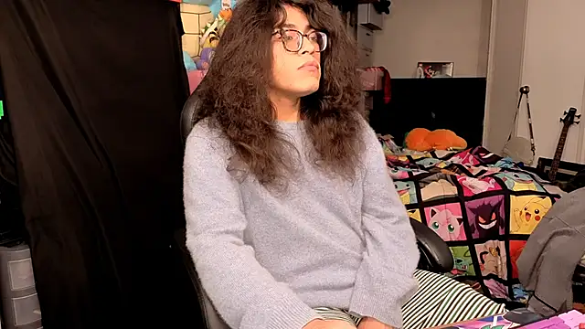 Snapshot of ShinyCherub chatting on December 2, 11:15 am ShinyCherub online show from December 2, 11:15 am