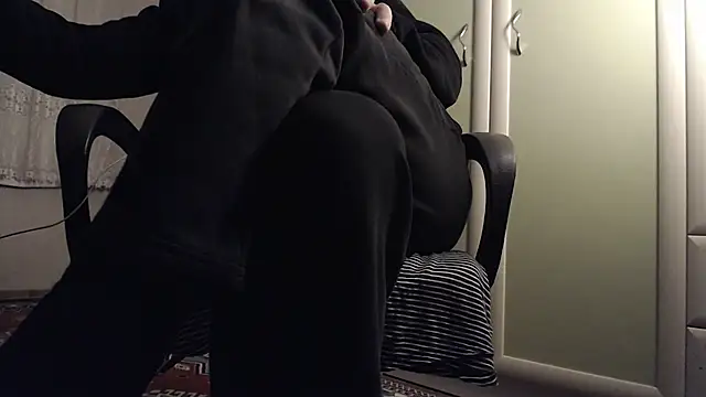 Snapshot of Lxom chatting on November 13, 11:47 pm Lxom online show from November 13, 11:47 pm