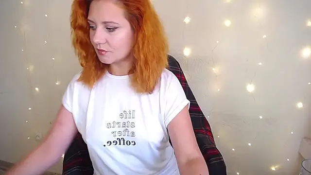 Snapshot of RedHeadSTARx chatting on October 4, 9:51 am RedHeadSTARx online show from October 4, 9:51 am