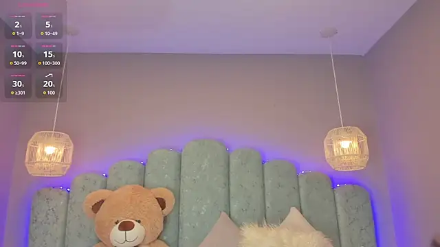 Snapshot of mia_slutty_ chatting on November 22, 1:43 pm mia slutty online show from November 22, 1:43 pm