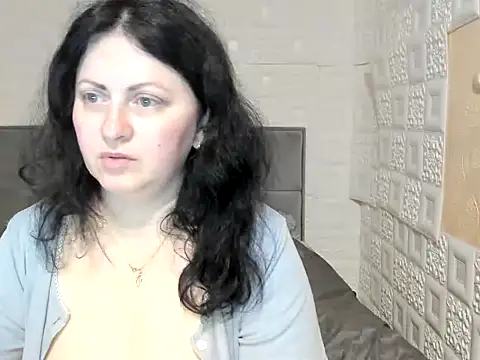 Lillian2 online show from March 16, 6:09 am