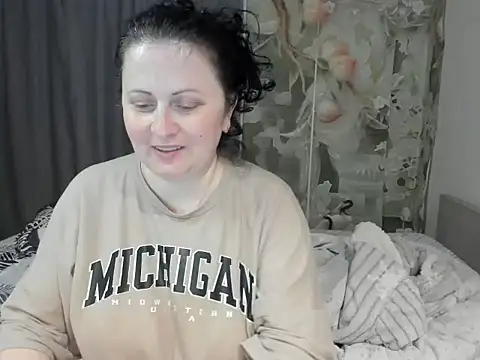 Lillian2 online show from June 2, 4:09 pm