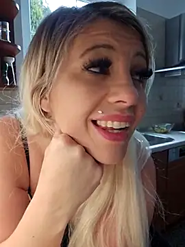 Snapshot of Sexy_Sparkling_ chatting on February 21, 7:56 am Sexy Sparkling online show from February 21, 7:56 am