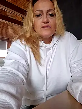 Isabellaa04 online show from March 11, 8:09 am