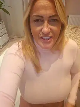 Snapshot of Isabellaa04 chatting on October 29, 8:54 pm Isabellaa04 online show from October 29, 8:54 pm