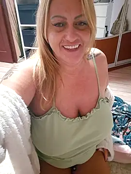 Snapshot of Isabellaa04 chatting on November 23, 11:59 pm Isabellaa04 online show from November 23, 11:59 pm