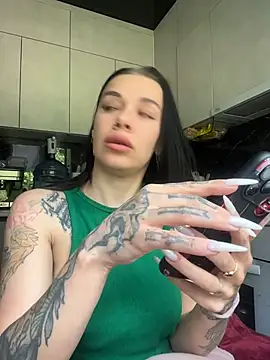 Queen of pain online show from June 3, 7:00 am