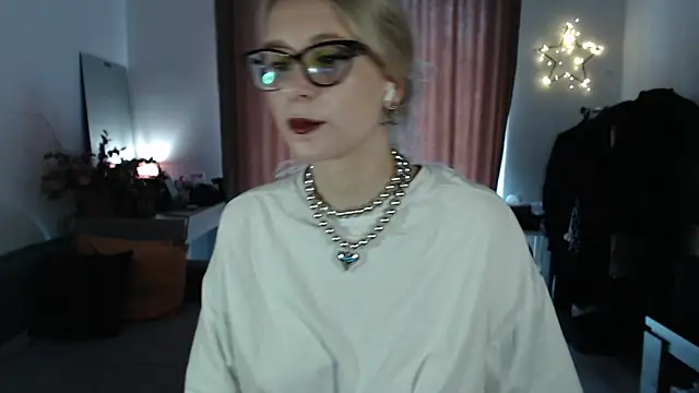 welliza online show from September 12, 4:56 am