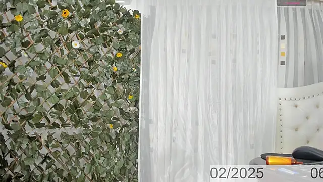 Snapshot of BunnyHotsx chatting on February 7, 1:15 am BunnyHotsx online show from February 7, 1:15 am