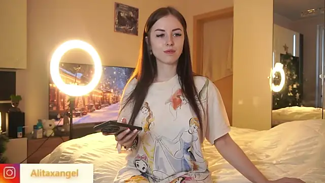 Snapshot of AlitaXAngelic chatting on January 5, 11:04 am AlitaXAngelic online show from January 5, 11:04 am