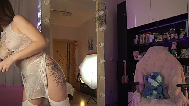 Snapshot of AlitaXAngelic chatting on November 26, 9:32 am AlitaXAngelic online show from November 26, 9:32 am