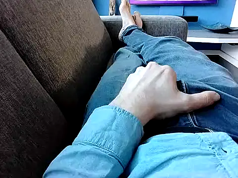 Snapshot of jk1981jk chatting on March 4, 3:59 pm jk1981jk online show from March 4, 3:59 pm