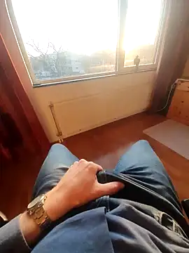 Snapshot of jk1981jk chatting on March 10, 4:57 pm jk1981jk online show from March 10, 4:57 pm