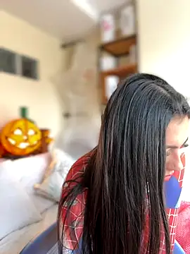 Nicollemays online show from October 11, 3:10 pm