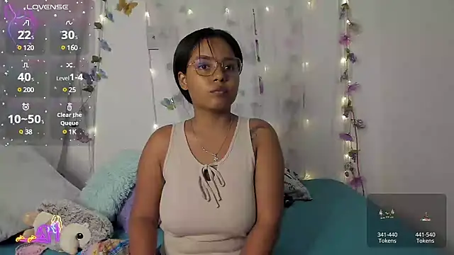 Snapshot of Aleja_DANS chatting on December 29, 12:30 am Aleja DANS online show from December 29, 12:30 am