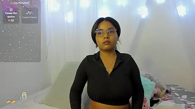 Snapshot of Aleja_DANS chatting on January 28, 2:21 am Aleja DANS online show from January 28, 2:21 am