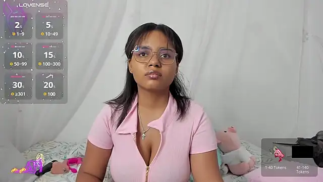 Snapshot of Aleja_DANS chatting on February 2, 3:32 am Aleja DANS online show from February 2, 3:32 am