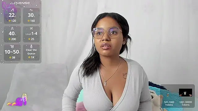 Snapshot of Aleja_DANS chatting on February 3, 3:53 am Aleja DANS online show from February 3, 3:53 am