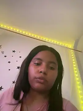 Snapshot of Aleja_DANS chatting on October 5, 6:28 pm Aleja DANS online show from October 5, 6:28 pm