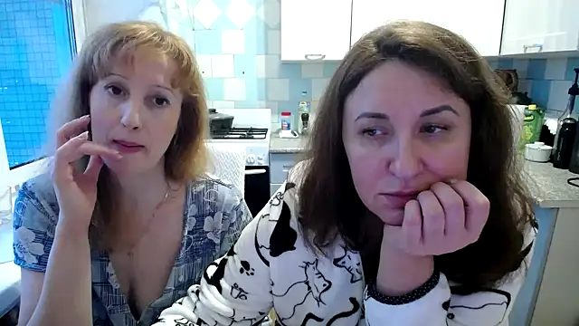 DonnaMagdalena online show from January 10, 7:04 am