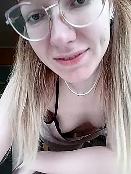  Sweet Love  online show from February 10, 1:44 pm