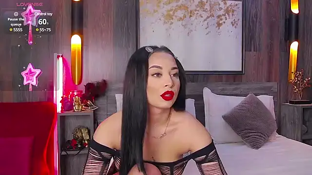 Snapshot of MadyLuxxx chatting on January 16, 7:10 pm MadyLuxxx online show from January 16, 7:10 pm