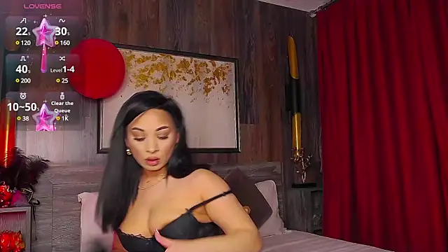 Snapshot of MadyLuxxx chatting on February 18, 7:41 pm MadyLuxxx online show from February 18, 7:41 pm