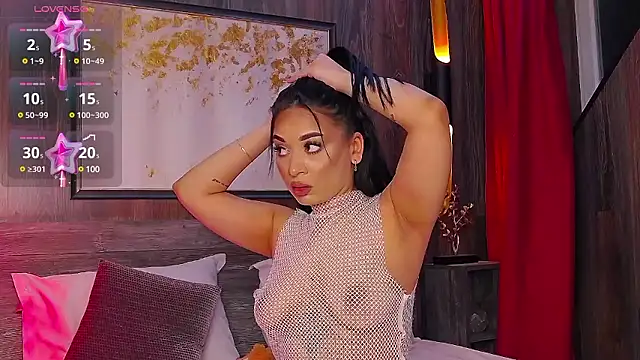 Snapshot of MadyLuxxx chatting on February 27, 8:09 pm MadyLuxxx online show from February 27, 8:09 pm